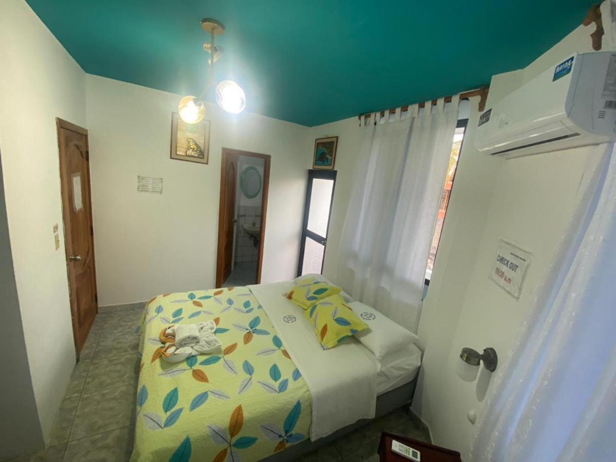 Hostal Brisas Del Mar Puerto Villamil Zewnętrze zdjęcie