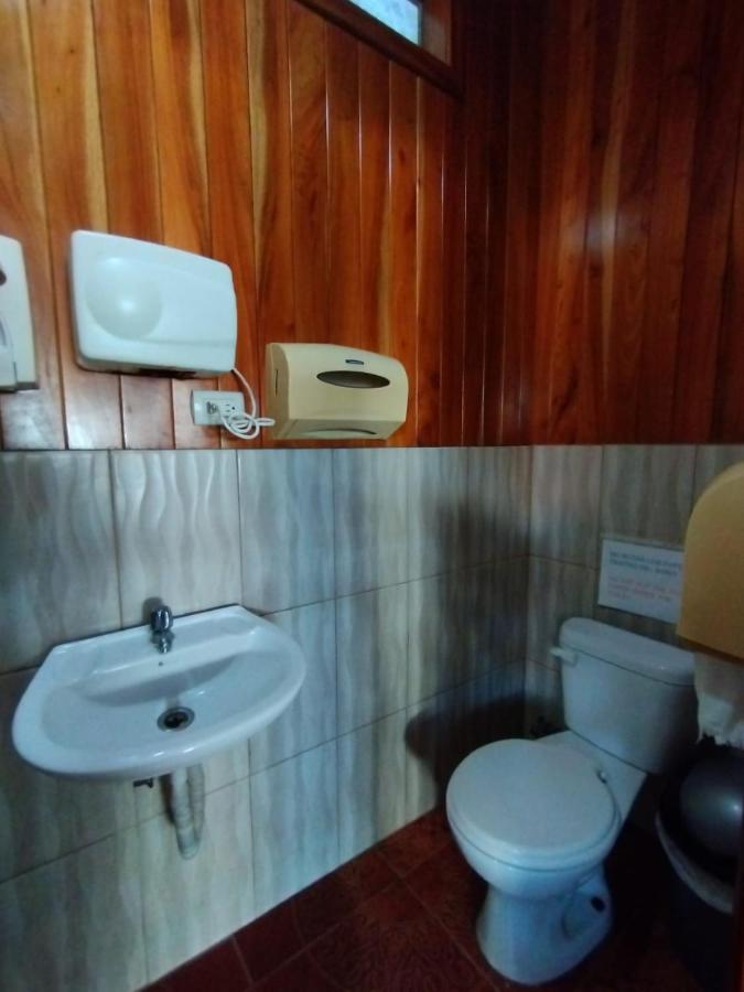 Hostal Brisas Del Mar Puerto Villamil Zewnętrze zdjęcie