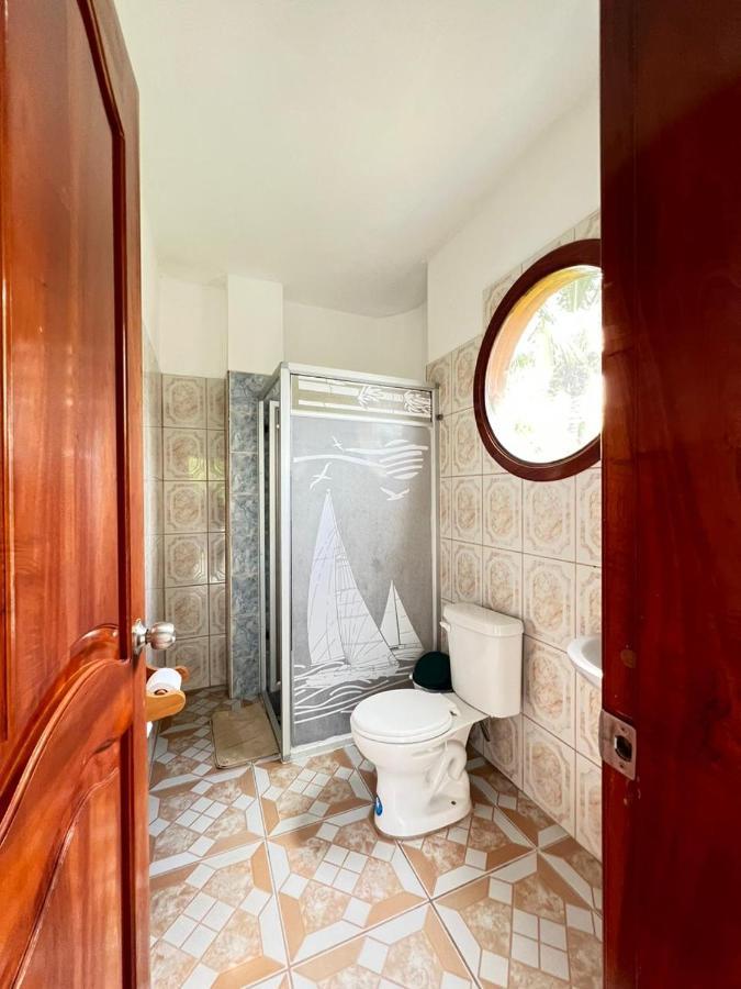 Hostal Brisas Del Mar Puerto Villamil Zewnętrze zdjęcie